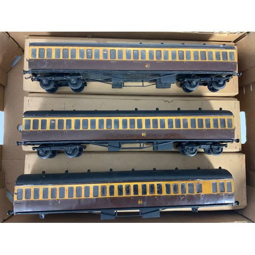 471 - 0 GAUGE MODEL RAILWAY COACHES, POSSIBLY LOWKE OR LMC, NO MARKINGS, GWR SUBURBAN 3RD, 1ST 3RD COMPOSI... 