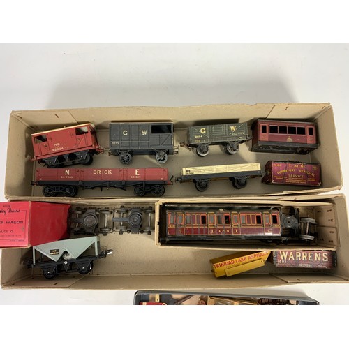 470 - HORNBY, ML, KIT & OTHER MAKES OF SPARES & REPAIR 0 GAUGE MODEL RAILWAY, HORNBY BOXED MINERAL HOPPER ... 