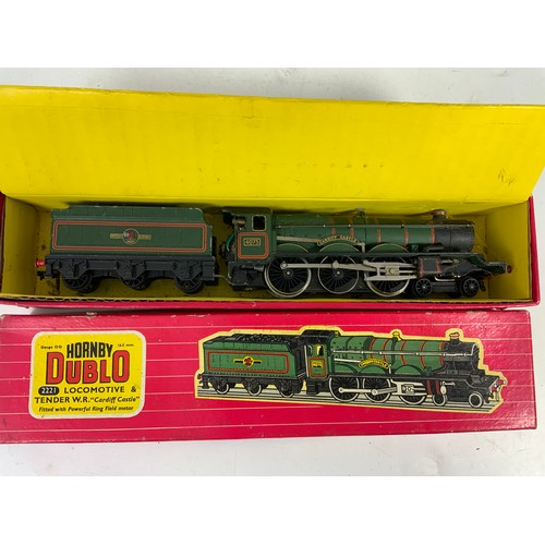 468 - HORNBY DUBLO BOXED 2 RAIL, 2221 WR CASTLE CLASS 4073 CARFIFF CASTLE