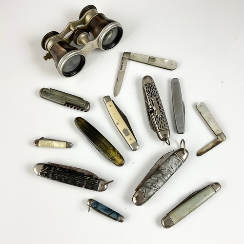 354 - A COLLECTION OF PENKNIVES AND A PAIR OF ABALONE MOUNTED OPERA GLASSES