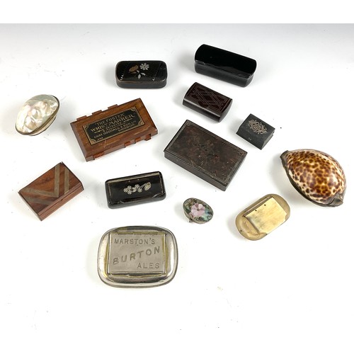 325 - A COLLECTION OF SNUFF AND PATCH BOXES, 19TH CENTURY AND LATER, INCLUDING TORTOISESHELL AND SILVER MO... 