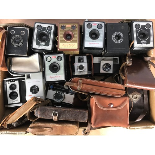 348 - KODAK BROWNIE COLLECTION,  3 TRAYS CONTAINING A LARGE QTY. OF CAMERAS AND ACCESSORIES (SEE IMAGE WIT... 