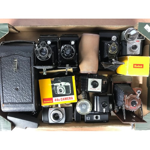 348 - KODAK BROWNIE COLLECTION,  3 TRAYS CONTAINING A LARGE QTY. OF CAMERAS AND ACCESSORIES (SEE IMAGE WIT... 