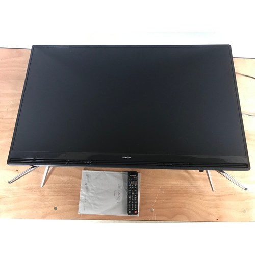 402 - SAMSUNG TELEVISION, MODEL NO. VE40K 5100AK WITH REMOTE AND INSTRUCTIONS