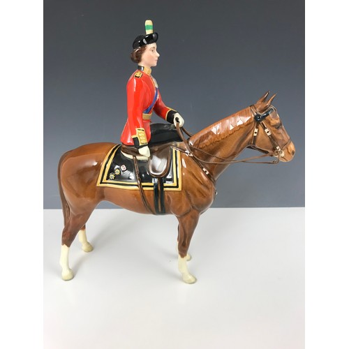 97 - BESWICK QUEEN ELIZABETH II ON IMPERIAL MODEL NO 1546 AF 27cm TALL