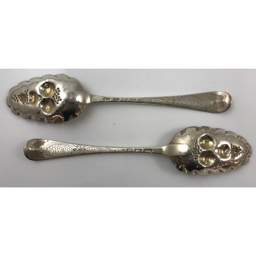 369 - PAIR OF SILVER BERRY SPOONS APPROXIMATELY 123GMS