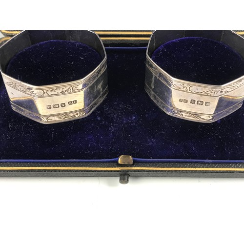 356 - CASED PAIR OF SILVER NAPKIN RING  & SILVER PLATED FISH SERVER