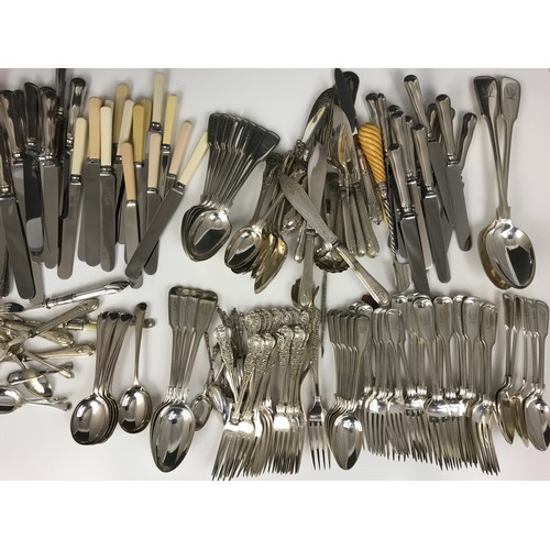 330 - LARGE QUANTITY OF PLATED FLATWARE AND CUTLERY INCLUDING MAPPIN AND WEBB, ETC