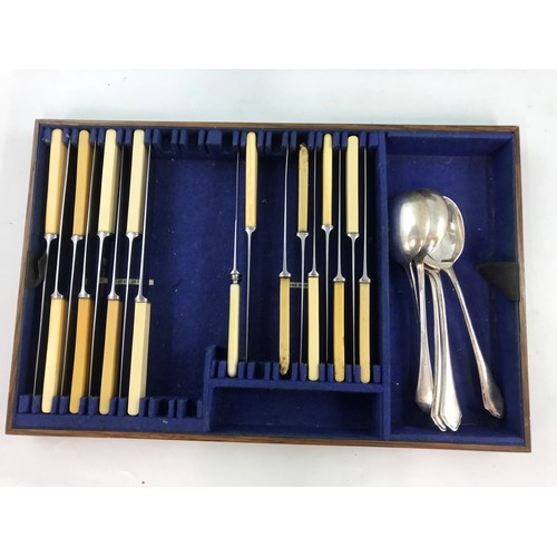 340 - KEMP BROTHERS, BRISTOL OAK CANTEEN CUTLERY INCOMPLETE BUT WITH SOME SILVER