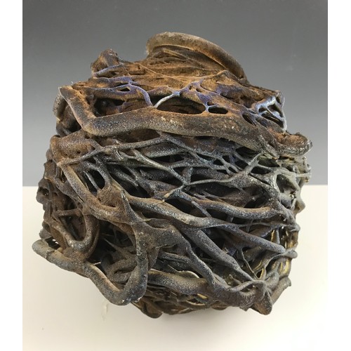 106 - UNUSUAL LARGE GLASS ‘NEST’ SCULPTURE BY NIKKI WILLIAMS, APPROX. 26CM TALL, ORIGINAL 2012 GALLERY REC... 