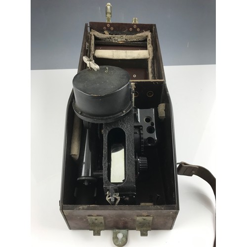 203 - AIR MINISTRY BUBBLE SEXTANT IN FITTED BAKELITE CASE