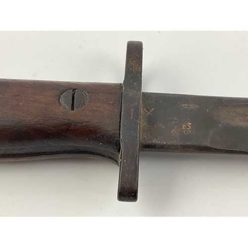 135 - 1907 BAYONET AND A SWORD WITH BOUND LEATHER HANDLE AND RECTANGULAR SECTION BLADE, APPROX. 63 cm