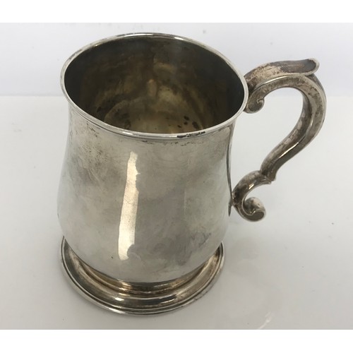 408 - GEORGE II SILVER TANKARD WITH SCROLL HANDLE RICHARD GOSLING LONDON 1755 9.5CM TALL APPROX 183g