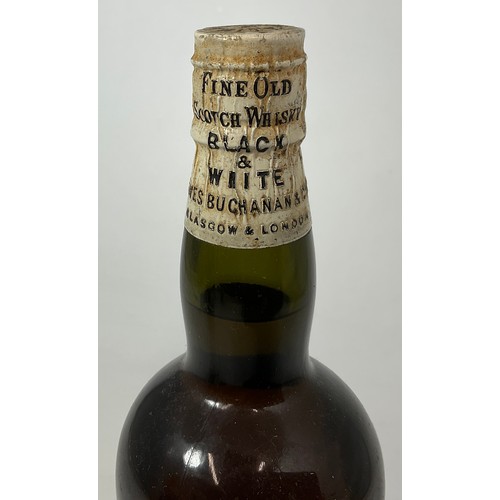 5 - BLACK & WHITE, CHOICE OLD SCOTCH WHISKY, BUCHANANS, 1960S SPRING CAP BOTTLING, LACKING LABEL BUT BEL... 