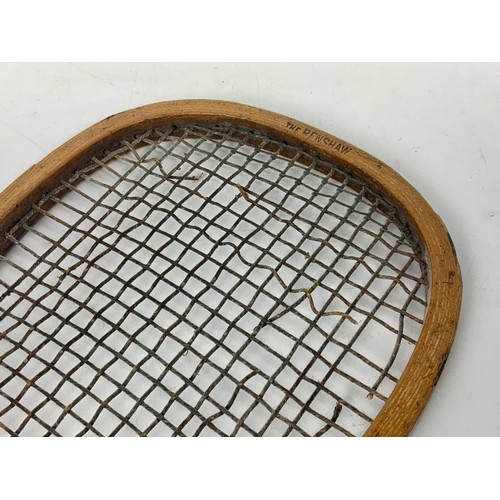 315 - VERY SCARCE 1907 RENSHAW TENNIS RACKET