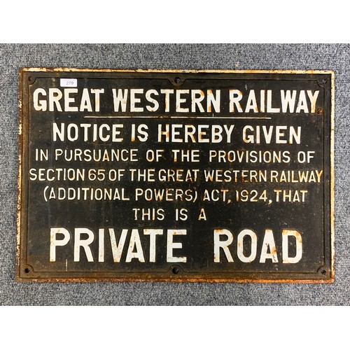 279 - RAILWAYANA, A REPRO CAST GREAT WESTERN RAILWAY SIGN, DESIGNATION OF A PRIVATE ROAD