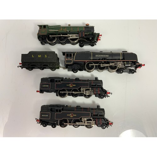 446 - HORNBY DUBLO / WRENN A SELECTION COMPRISING, H-D 34005 BARNSTAPLE PLUS A WRENN SIMILAR, NO TENDER, W... 