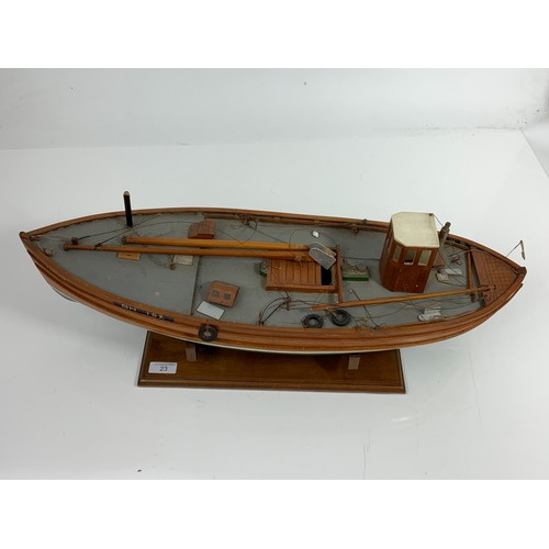 23 - WOODEN MODEL OF A TRAWLER, BH152, FAIRMOOR OF BLYTH, APPROX. 63 CM LONG, ON PLINTH STAND, IN NEED OF... 