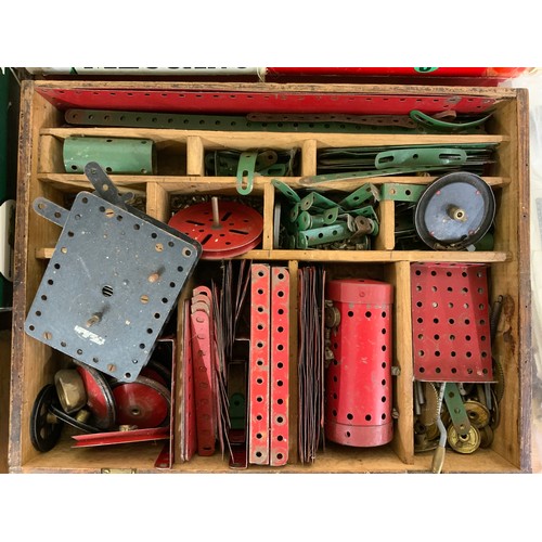 94 - MECCANO, TWO TRAYS OF OLDER MECCANO, PLUS BOXED SETS 5A & 6, , MECCANO COMBAT & MECCANO ARMY MULTIKI... 