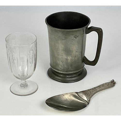 342 - MISC. ITEMS INC. PEWTER TANKARD, BEER GLASS WITH ETCHED AND CUT DECORATION AND AN INDIAN SILVER SLIC... 