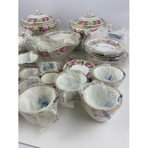 218 - ROYAL WORCESTER ROYAL GARDEN TABLE WARE LITTLE OR NO USE SOME IN ORIGINAL FACTORY PACKAGING 2 TRAYS