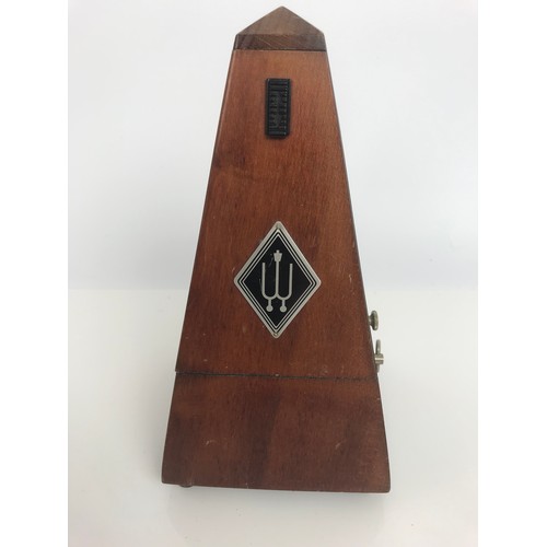 401 - WITTNER METRONOME