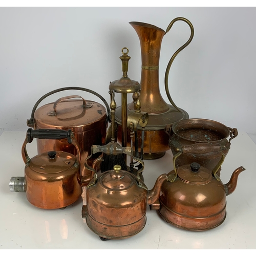 320 - MISCELLANEOUS COPPER WARE INCLUDING 3 KETTLES, LARGE JUG, COOKING POT ETC