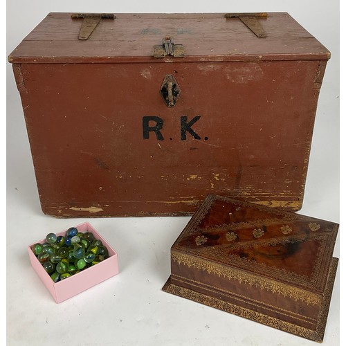 349 - WOODEN TOOL BOX, CIGARETTE BOX AND VARIOUS MARBLES