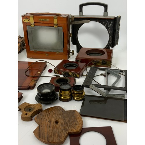 426 - BOX CONTAINING MISCELLANEOUS WOODEN PLATE CAMERA PHOTOGRAPHIC EQUIPMENT, TRIPODS ETC.