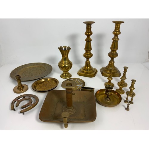 310 - MISCELLANEOUS BRASS WARE INCLUDING PAIR OF LARGE BRASS CANDLE STICKS WITH PUSHERS, CHAMBER STICK AND... 