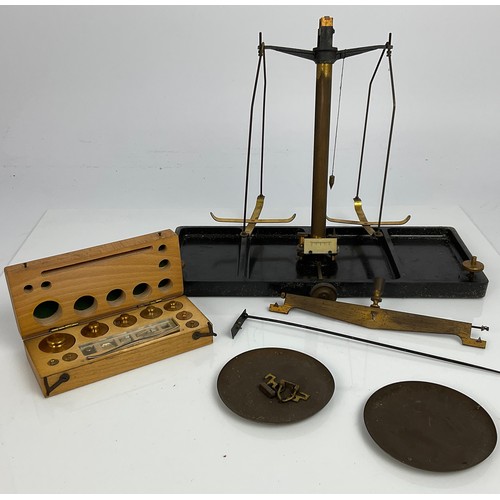 415 - CHEMICAL BALANCE SCALES