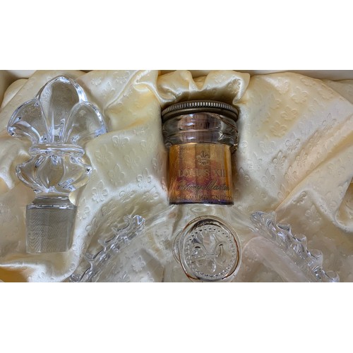 270 - A BACCARAT REMY MARTIN LOUIS XIII COGNAC DECANTER IN ORIGINAL BOX AND OUTER