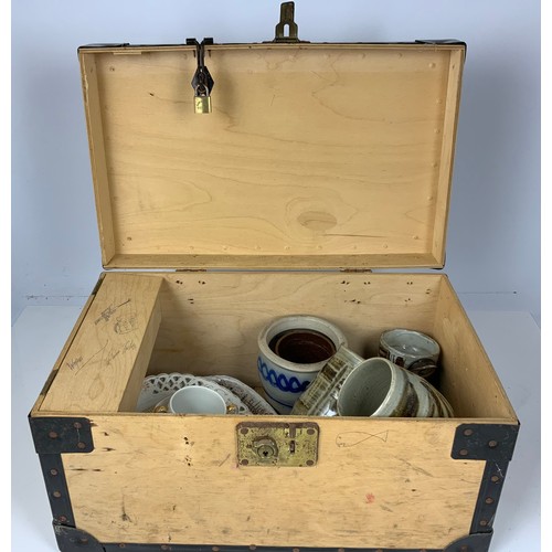 189 - WOODEN BOX AND ART POTTERY CONTENTS