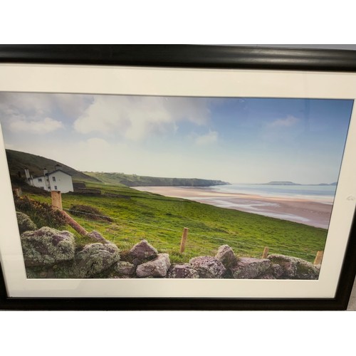 32 - 3 FRAMED PICTURES