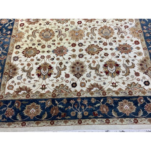 747 - LARGE BLUE & CREAM GROUND CARPET / RUG 316cm x 245cm