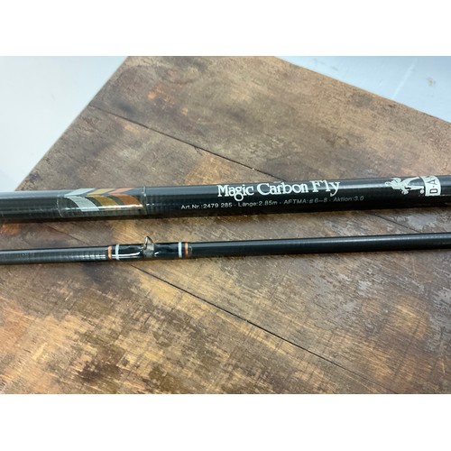 465 - 3 CARBON FLY FISHING RODS TOGETHER WITH 2 TUBES