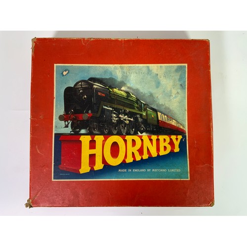 419 - HORNBY BOXED TRAIN SET, 0 GAUGE TANK PASSENGER SET NO 41, WITH 0-4-0 TANK LOCOMOTIVE 82011, 3 COACHE... 