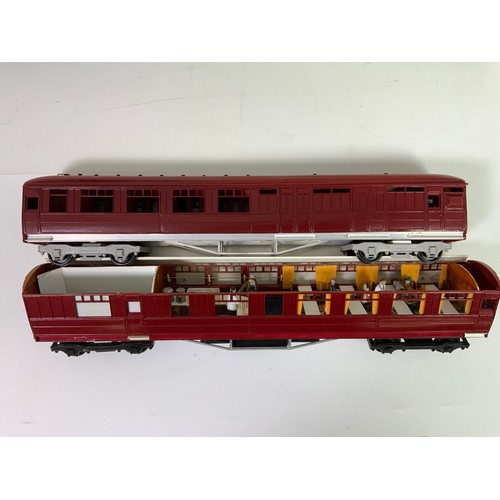 434 - EX LNER GRESLEY / THOMPSON TEAK MODEL RAILWAY KIT BUILT COACHES, OPEN, BRAKE & FIRST CLASS MODELS, S... 