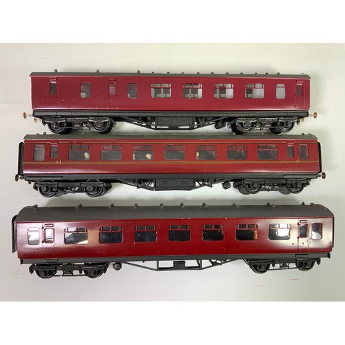 436 - 0 GAUGE MODEL RAILWAY KIT BUILT COACHES, X5, LMS, INC FIRST THIRD, THIRD BRAKE, AS SHOWN