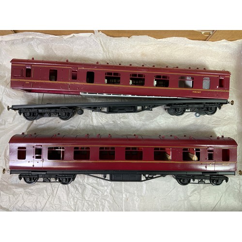 436 - 0 GAUGE MODEL RAILWAY KIT BUILT COACHES, X5, LMS, INC FIRST THIRD, THIRD BRAKE, AS SHOWN