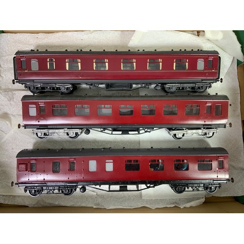 439 - 0 GAUGE MODEL RAILWAY KIT BUILT COACHES. 5 LMS ERA, INC. BSK, FIRST & THIRD CLASS PLUS AN ADDITIONAL... 