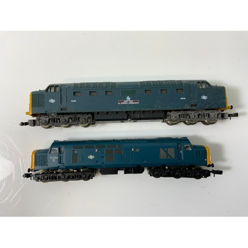 329 - HORNBY MINITRIX, 2 CARD & 1 PLASTIC BOXED LOCOMOTIVES, WARSHIP, CLASS 27 & CLASS 47, PLUS LIMA DELTI... 