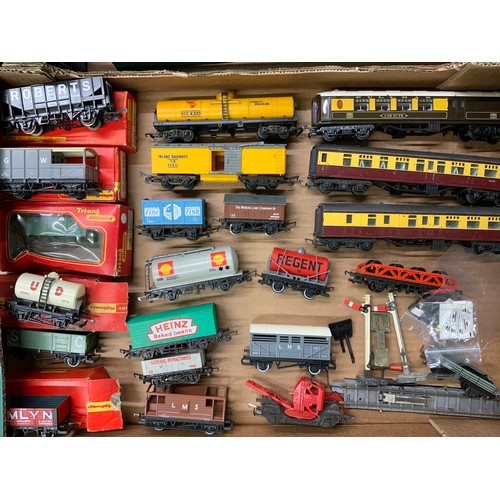 331 - MODEL RAILWAY, COLLECTION OF BOXED & U/B TRIANG & HORNBY ROLLING STOCK, INC. CONTINENTAL TRIANG, PUL... 