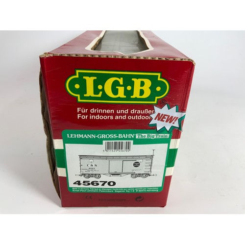 493 - LGB GAUGE 1 BOXED BOGIE FREIGHT CAR, 45670 C&S,