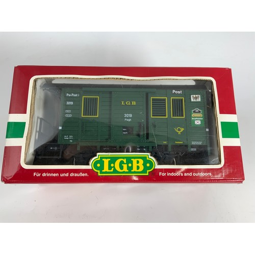 491 - LGB BOXED G SCALE MODEL RAILWAY WAGON, 30190, A PW POST WAGON, 4 WHEEL WAGON IN GREEN