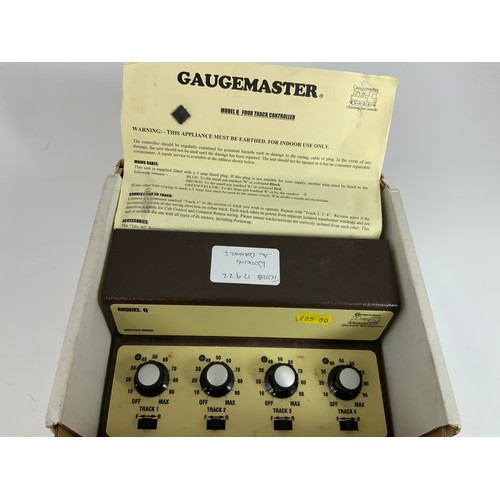 410 - GAUGEMASTER BOXED MODEL Q FOUR TRACK CONTROLLER