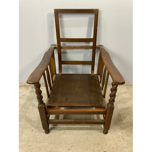 562 - OAK STEAMER CHAIR