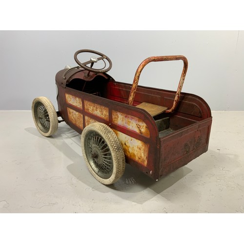 15 - A RARE 1940’S ANTIQUE PEDAL CAR, SIMILAR TO A C.1937 GARTON LINCOLN ZEPHER WOODY