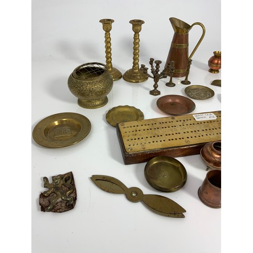 255 - BOX OF MISCELLANEOUS SMALL BRASS ITEM INC CANDLESTICKS, JUGSS ETC