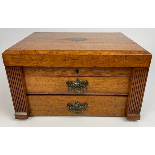 298 - GOOD QUALITY THREE TIER, TWO DRAWER OAK CANTEEN (NO CONTENTS)